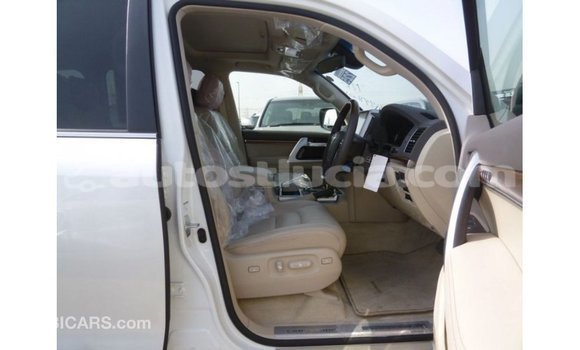 Buy Import Toyota Land Cruiser White Car in Import - Dubai in Anse-la-Raye Buy Import Toyota Land Cruiser White Car in Import - Dubai in Anse-la-Raye