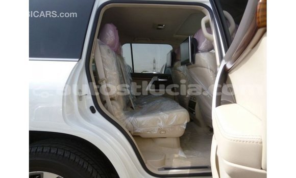 Buy Import Toyota Land Cruiser White Car in Import - Dubai in Anse-la-Raye Buy Import Toyota Land Cruiser White Car in Import - Dubai in Anse-la-Raye