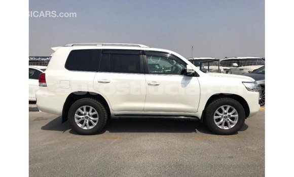 Acheter Import Voiture Toyota Land Cruiser Blanc à Import - Dubai, Anse-la-Raye Acheter Import Voiture Toyota Land Cruiser Blanc à Import - Dubai, Anse-la-Raye