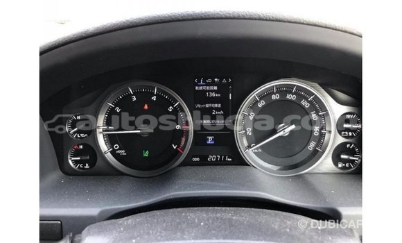 Acheter Import Voiture Toyota Land Cruiser Blanc à Import - Dubai, Anse-la-Raye Acheter Import Voiture Toyota Land Cruiser Blanc à Import - Dubai, Anse-la-Raye