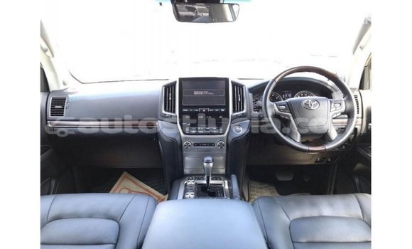 Buy Import Toyota Land Cruiser White Car in Import - Dubai in Anse-la-Raye Buy Import Toyota Land Cruiser White Car in Import - Dubai in Anse-la-Raye