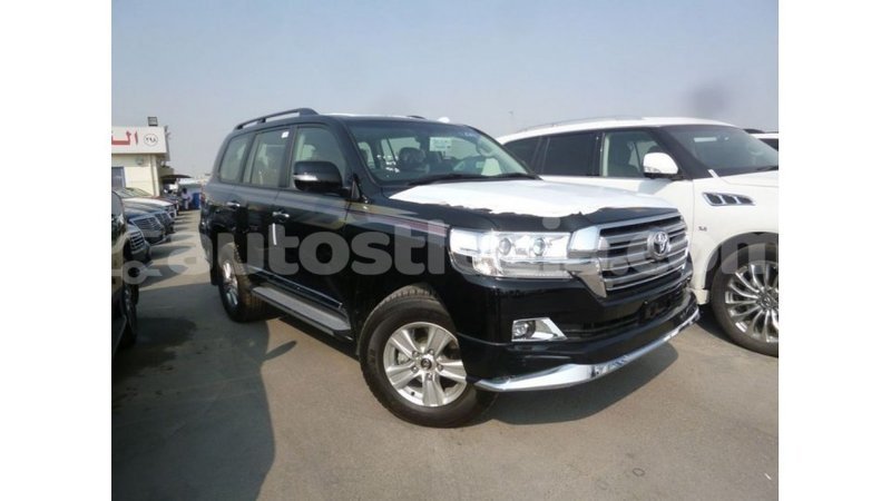 Big with watermark toyota land cruiser anse la raye import dubai 2171