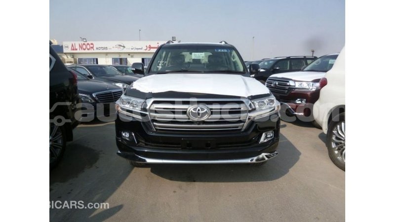 Big with watermark toyota land cruiser anse la raye import dubai 2171