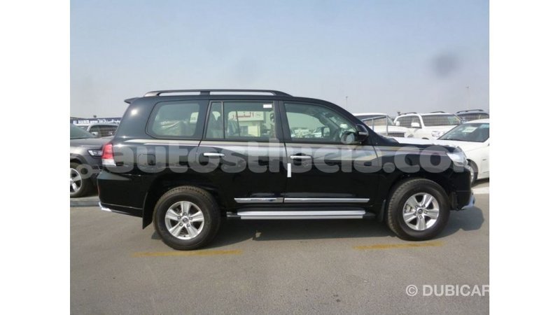 Big with watermark toyota land cruiser anse la raye import dubai 2171