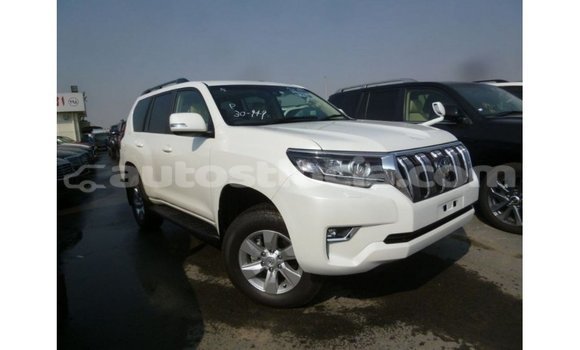 Acheter Import Voiture Toyota Prado Blanc à Import - Dubai, Anse-la-Raye Acheter Import Voiture Toyota Prado Blanc à Import - Dubai, Anse-la-Raye
