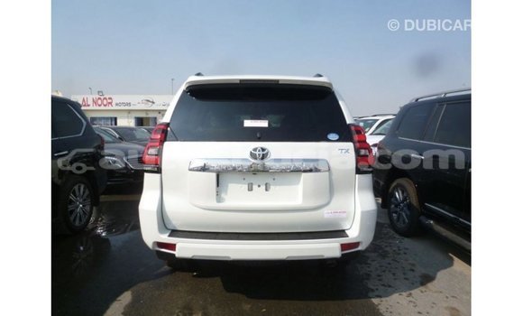 Acheter Import Voiture Toyota Prado Blanc à Import - Dubai, Anse-la-Raye Acheter Import Voiture Toyota Prado Blanc à Import - Dubai, Anse-la-Raye