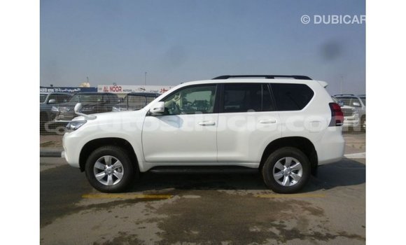 Acheter Import Voiture Toyota Prado Blanc à Import - Dubai, Anse-la-Raye Acheter Import Voiture Toyota Prado Blanc à Import - Dubai, Anse-la-Raye