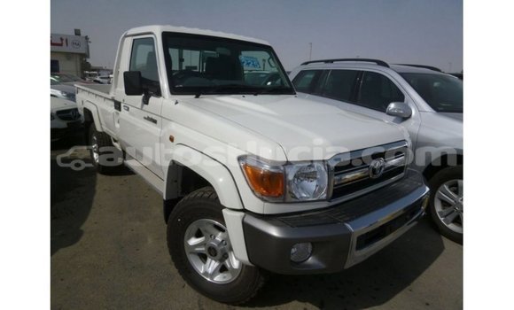 Buy Import Toyota Land Cruiser White Car in Import - Dubai in Anse-la-Raye Buy Import Toyota Land Cruiser White Car in Import - Dubai in Anse-la-Raye