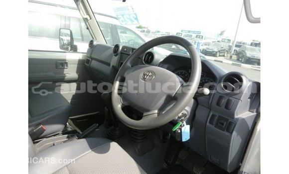 Buy Import Toyota Land Cruiser White Car in Import - Dubai in Anse-la-Raye Buy Import Toyota Land Cruiser White Car in Import - Dubai in Anse-la-Raye