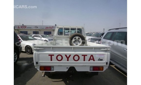 Buy Import Toyota Land Cruiser White Car in Import - Dubai in Anse-la-Raye Buy Import Toyota Land Cruiser White Car in Import - Dubai in Anse-la-Raye