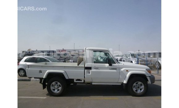 Buy Import Toyota Land Cruiser White Car in Import - Dubai in Anse-la-Raye Buy Import Toyota Land Cruiser White Car in Import - Dubai in Anse-la-Raye