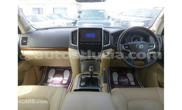 Buy Import Toyota Land Cruiser White Car in Import - Dubai in Anse-la-Raye Buy Import Toyota Land Cruiser White Car in Import - Dubai in Anse-la-Raye