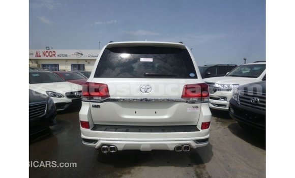 Buy Import Toyota Land Cruiser White Car in Import - Dubai in Anse-la-Raye Buy Import Toyota Land Cruiser White Car in Import - Dubai in Anse-la-Raye