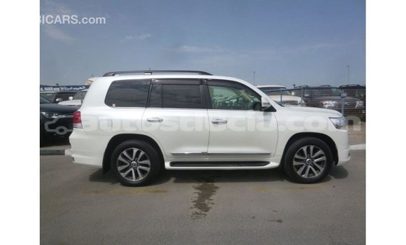 Buy Import Toyota Land Cruiser White Car in Import - Dubai in Anse-la-Raye Buy Import Toyota Land Cruiser White Car in Import - Dubai in Anse-la-Raye