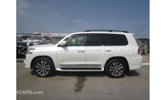 Buy Import Toyota Land Cruiser White Car in Import - Dubai in Anse-la-Raye Buy Import Toyota Land Cruiser White Car in Import - Dubai in Anse-la-Raye
