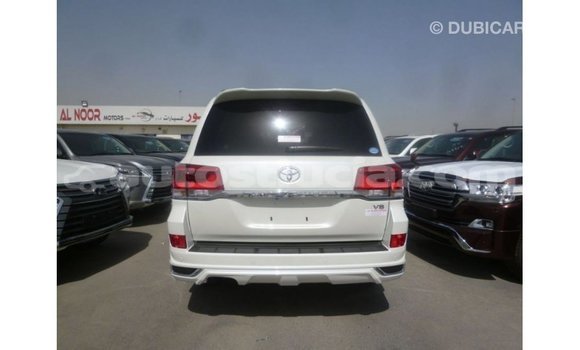 Buy Import Toyota Land Cruiser White Car in Import - Dubai in Anse-la-Raye Buy Import Toyota Land Cruiser White Car in Import - Dubai in Anse-la-Raye