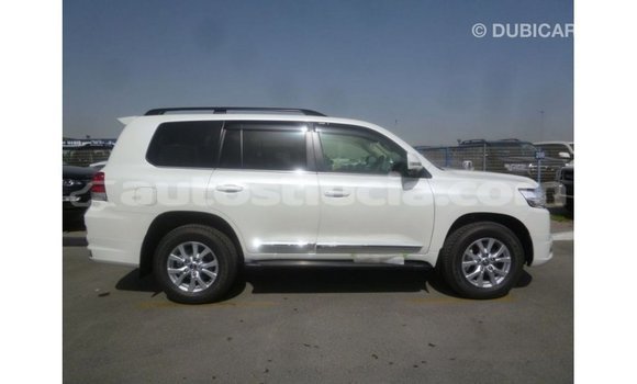 Buy Import Toyota Land Cruiser White Car in Import - Dubai in Anse-la-Raye Buy Import Toyota Land Cruiser White Car in Import - Dubai in Anse-la-Raye