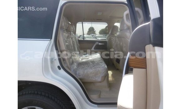 Buy Import Toyota Land Cruiser White Car in Import - Dubai in Anse-la-Raye Buy Import Toyota Land Cruiser White Car in Import - Dubai in Anse-la-Raye