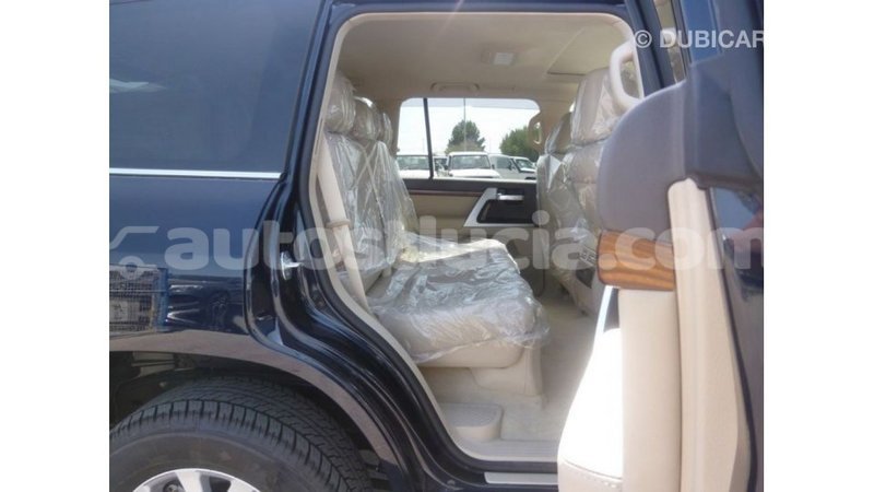 Big with watermark toyota land cruiser anse la raye import dubai 2184