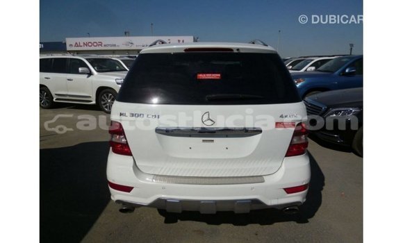 Acheter Import Voiture Mercedes-Benz 190 (W201) Blanc à Import - Dubai, Anse-la-Raye Acheter Import Voiture Mercedes-Benz 190 (W201) Blanc à Import - Dubai, Anse-la-Raye