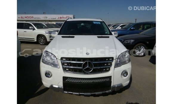 Acheter Import Voiture Mercedes-Benz 190 (W201) Blanc à Import - Dubai, Anse-la-Raye Acheter Import Voiture Mercedes-Benz 190 (W201) Blanc à Import - Dubai, Anse-la-Raye