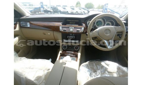 Buy Import Mercedes-Benz 190 (W201) White Car in Import - Dubai in Anse-la-Raye Buy Import Mercedes-Benz 190 (W201) White Car in Import - Dubai in Anse-la-Raye