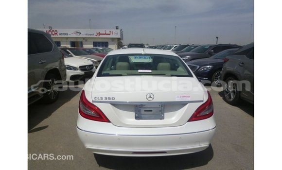 Buy Import Mercedes-Benz 190 (W201) White Car in Import - Dubai in Anse-la-Raye Buy Import Mercedes-Benz 190 (W201) White Car in Import - Dubai in Anse-la-Raye