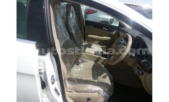 Buy Import Mercedes-Benz 190 (W201) White Car in Import - Dubai in Anse-la-Raye Buy Import Mercedes-Benz 190 (W201) White Car in Import - Dubai in Anse-la-Raye