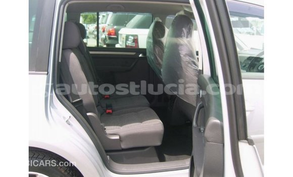 Buy Import Volkswagen Touran Other Car in Import - Dubai in Anse-la-Raye Buy Import Volkswagen Touran Other Car in Import - Dubai in Anse-la-Raye