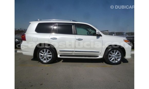 Acheter Import Voiture Toyota Land Cruiser Blanc à Import - Dubai, Anse-la-Raye Acheter Import Voiture Toyota Land Cruiser Blanc à Import - Dubai, Anse-la-Raye