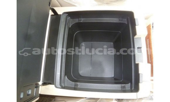 Acheter Import Voiture Toyota Land Cruiser Blanc à Import - Dubai, Anse-la-Raye Acheter Import Voiture Toyota Land Cruiser Blanc à Import - Dubai, Anse-la-Raye