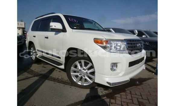 Buy Import Toyota Land Cruiser White Car in Import - Dubai in Anse-la-Raye Buy Import Toyota Land Cruiser White Car in Import - Dubai in Anse-la-Raye