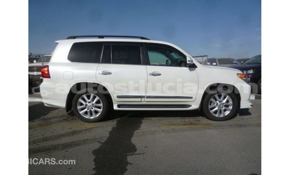 Buy Import Toyota Land Cruiser White Car in Import - Dubai in Anse-la-Raye Buy Import Toyota Land Cruiser White Car in Import - Dubai in Anse-la-Raye