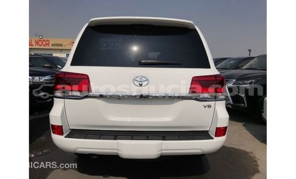 Buy Import Toyota Land Cruiser White Car in Import - Dubai in Anse-la-Raye Buy Import Toyota Land Cruiser White Car in Import - Dubai in Anse-la-Raye