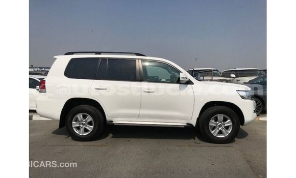 Buy Import Toyota Land Cruiser White Car in Import - Dubai in Anse-la-Raye Buy Import Toyota Land Cruiser White Car in Import - Dubai in Anse-la-Raye