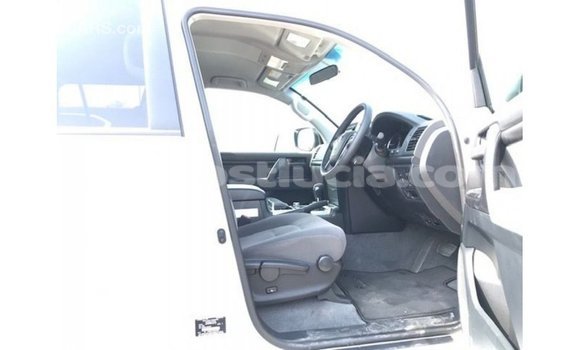 Buy Import Toyota Land Cruiser White Car in Import - Dubai in Anse-la-Raye Buy Import Toyota Land Cruiser White Car in Import - Dubai in Anse-la-Raye