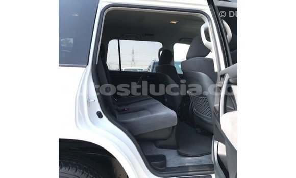 Buy Import Toyota Land Cruiser White Car in Import - Dubai in Anse-la-Raye Buy Import Toyota Land Cruiser White Car in Import - Dubai in Anse-la-Raye