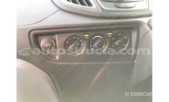 Acheter Import Voiture Ford Club Wagon Blanc à Import - Dubai, Anse-la-Raye Acheter Import Voiture Ford Club Wagon Blanc à Import - Dubai, Anse-la-Raye