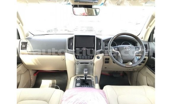Buy Import Toyota Land Cruiser White Car in Import - Dubai in Anse-la-Raye Buy Import Toyota Land Cruiser White Car in Import - Dubai in Anse-la-Raye