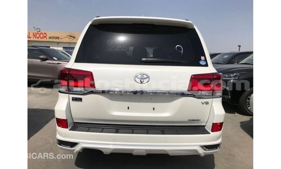 Buy Import Toyota Land Cruiser White Car in Import - Dubai in Anse-la-Raye Buy Import Toyota Land Cruiser White Car in Import - Dubai in Anse-la-Raye