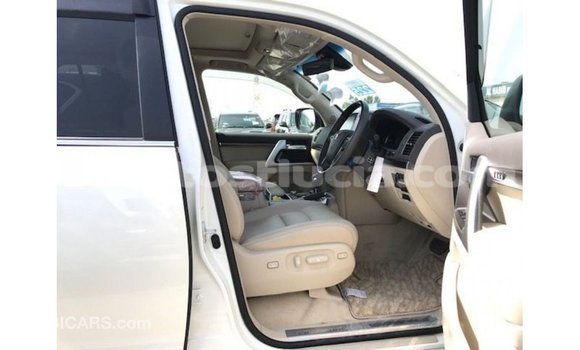 Buy Import Toyota Land Cruiser White Car in Import - Dubai in Anse-la-Raye Buy Import Toyota Land Cruiser White Car in Import - Dubai in Anse-la-Raye