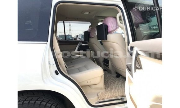 Buy Import Toyota Land Cruiser White Car in Import - Dubai in Anse-la-Raye Buy Import Toyota Land Cruiser White Car in Import - Dubai in Anse-la-Raye