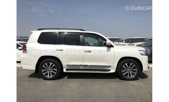 Buy Import Toyota Land Cruiser White Car in Import - Dubai in Anse-la-Raye Buy Import Toyota Land Cruiser White Car in Import - Dubai in Anse-la-Raye