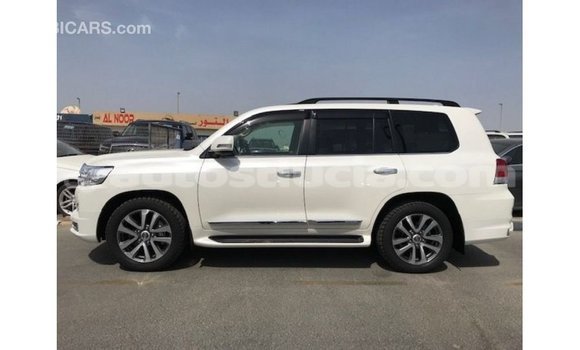 Buy Import Toyota Land Cruiser White Car in Import - Dubai in Anse-la-Raye Buy Import Toyota Land Cruiser White Car in Import - Dubai in Anse-la-Raye