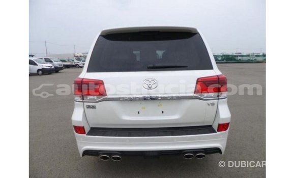 Acheter Import Voiture Toyota Land Cruiser Blanc à Import - Dubai, Anse-la-Raye Acheter Import Voiture Toyota Land Cruiser Blanc à Import - Dubai, Anse-la-Raye