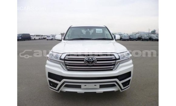 Acheter Import Voiture Toyota Land Cruiser Blanc à Import - Dubai, Anse-la-Raye Acheter Import Voiture Toyota Land Cruiser Blanc à Import - Dubai, Anse-la-Raye