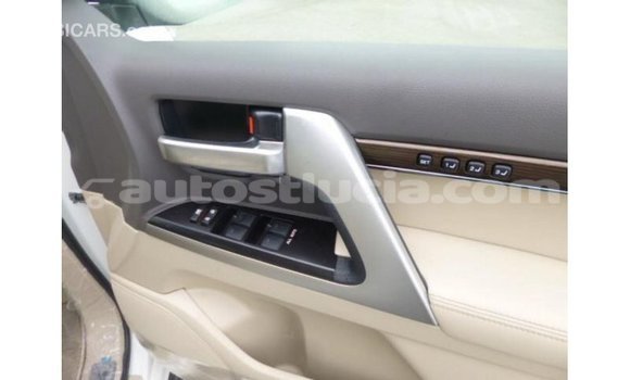 Acheter Import Voiture Toyota Land Cruiser Blanc à Import - Dubai, Anse-la-Raye Acheter Import Voiture Toyota Land Cruiser Blanc à Import - Dubai, Anse-la-Raye