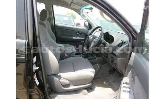 Buy Import Toyota Hilux Black Car in Import - Dubai in Anse-la-Raye Buy Import Toyota Hilux Black Car in Import - Dubai in Anse-la-Raye