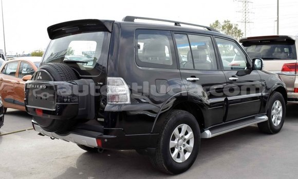 Acheter Import Voiture Mitsubishi Pajero Noir à Import - Dubai, Anse-la-Raye Acheter Import Voiture Mitsubishi Pajero Noir à Import - Dubai, Anse-la-Raye