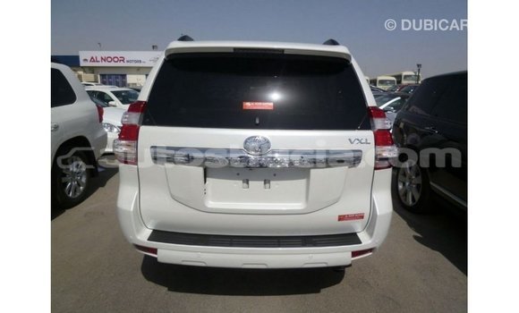 Acheter Import Voiture Toyota Prado Blanc à Import - Dubai, Anse-la-Raye Acheter Import Voiture Toyota Prado Blanc à Import - Dubai, Anse-la-Raye